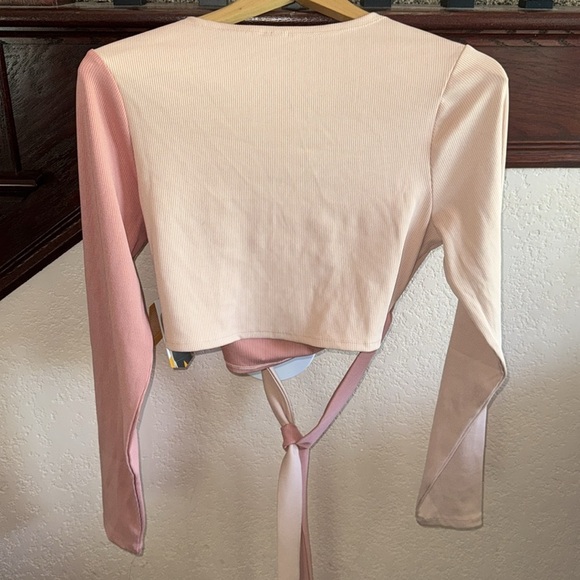 Avia Women’s Size Medium NWT Blush Pink Ribbed Wrap Around Long Sleeve Crop Top - Picture 6 of 6